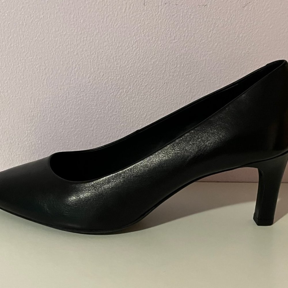 Pumps black Geox size 8.5